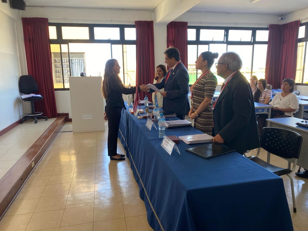 María Quiñones sustentó con éxito su investigación y ya es Magíster en Administración con mención en Gestión Empresarial