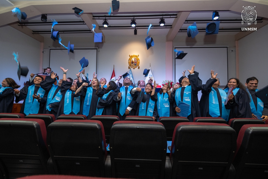 Graduados del MBA de Burdeos reciben diplomas en emotiva ceremonia
